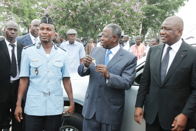 Cérémonie de remise de clés de véhicules à la police d’Abobo par le Ministre d’état, Ministre de l’intérieur  et de la sécurité Hamed Bakayoko