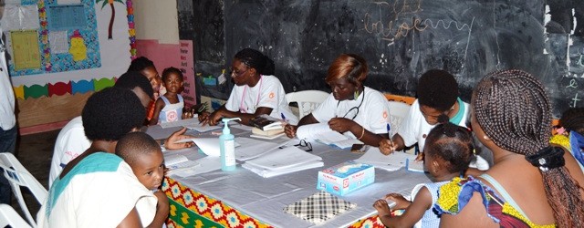Journée mondiale de lutte contre la pneumonie : l’Association Ange Helene sensibilise la population du village d’Akouai Santai dans la commune de Bingerville.