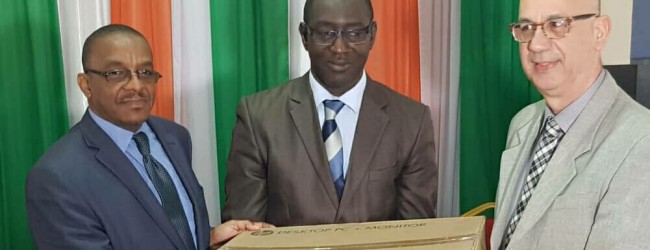 Côte d’Ivoire:l’Ambassade d’Israël offre 10 ordinateurs à l’Union des Journalistes de Côte d’Ivoire (UNJCI)