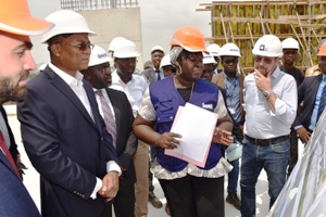 Le Ministre de la Construction, du Logement et de l’Urbanisme, Bruno Nabagné Koné a effectué une visite sur les chantiers de constructions au Plateau