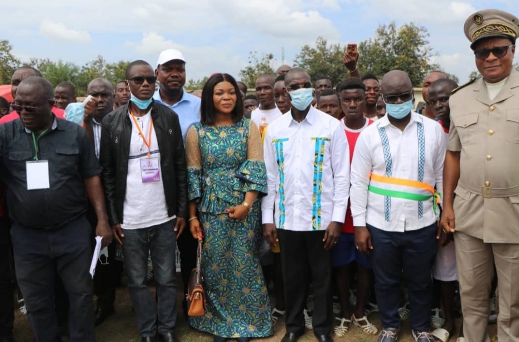 Le Ministre VAGONDO DIOMANDÉ, parrain du Lancement du tournoi de football de la cohésion doté du trophée Gal VAGONDO DIOMANDÉ, et de la Sortie officielle de la nouvelle Société Coopérative des Groupements et Associations de Femmes de Zouan-Hounien.