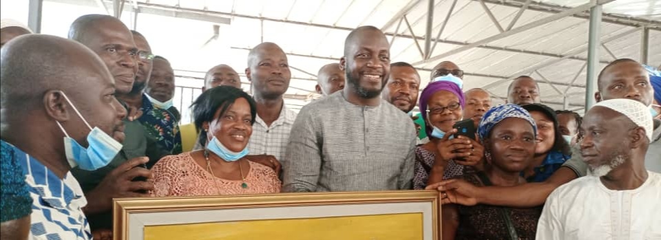 Commune du plateau : Jacques Ehouo visite ses administrés du marché Djè Konan.