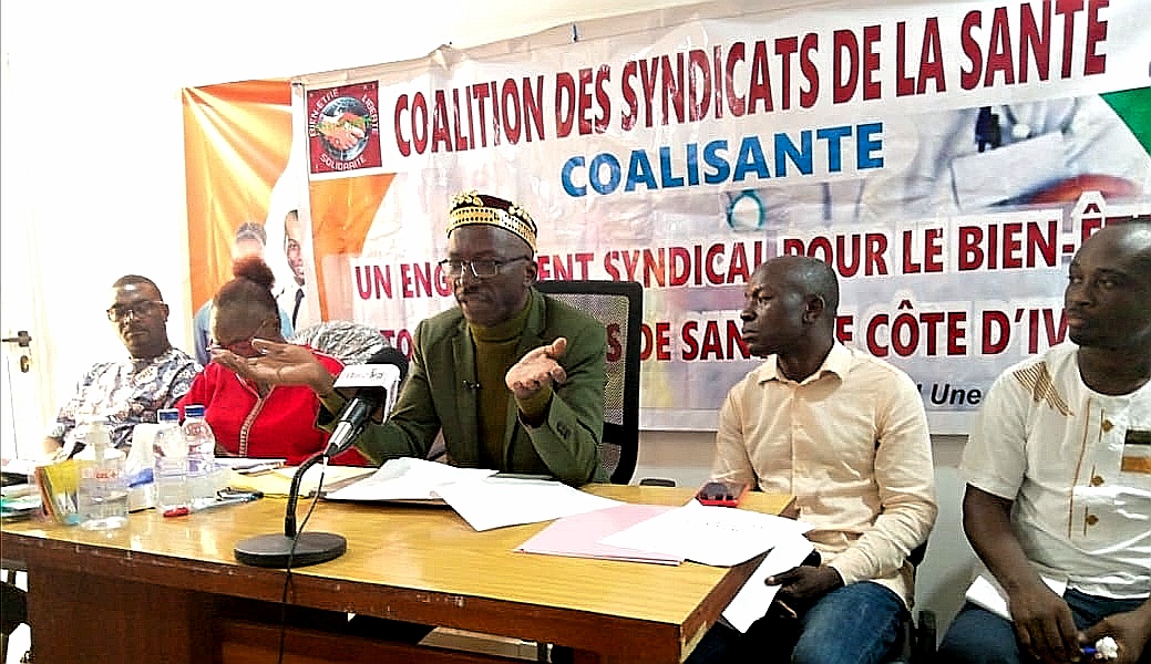 Côte d’Ivoire :MAO ZE TUNG SGN du MASSIP Syndicat Santé, Porte-Parole de la Coalition des Syndicats de la Santé a animé une conférence de presse