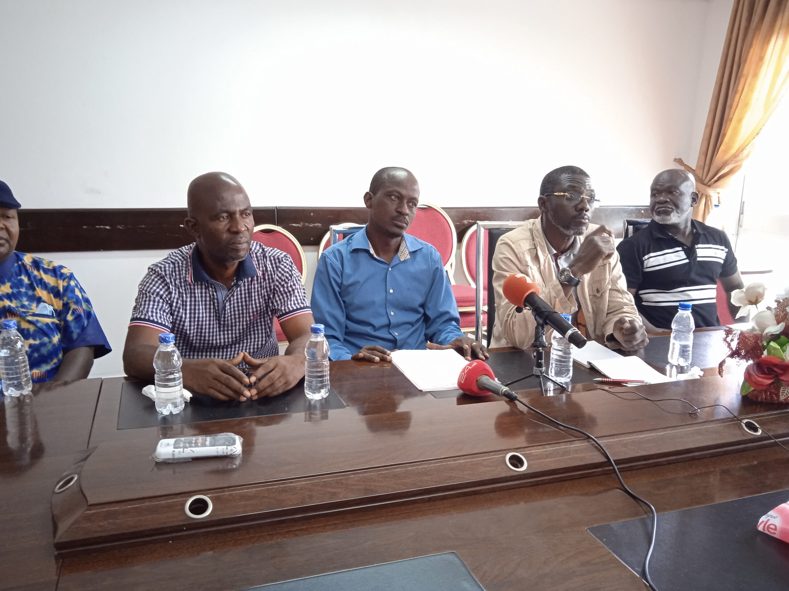 POINT DE PRESSE DE LA FSDR (FÉDÉRATION DES SYNDICATS DOCKERS POUR LE RENOUVEAU)