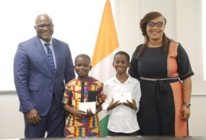 Côte d’Ivoire/Promotion de l’excellence : Mme la Ministre Miss Belmonde Dogo mentor de deux (2) élèves qui ont obtenu d’excellentes notes au CEPE 2024