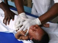 Côte d’Ivoire: prévention et massage pour lutter contre la pneumonie chez les bébés